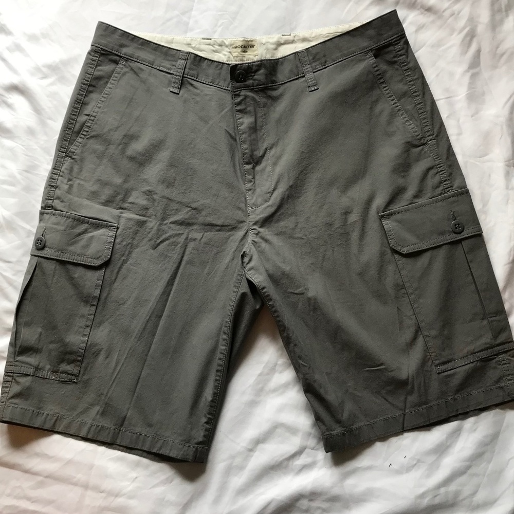 Dockers Cargo Shorts size 36